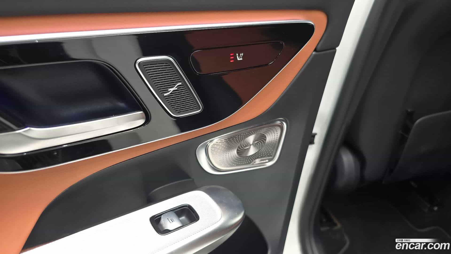 GLC-Class Mercedes-Benz 2024.8-OPTION-047