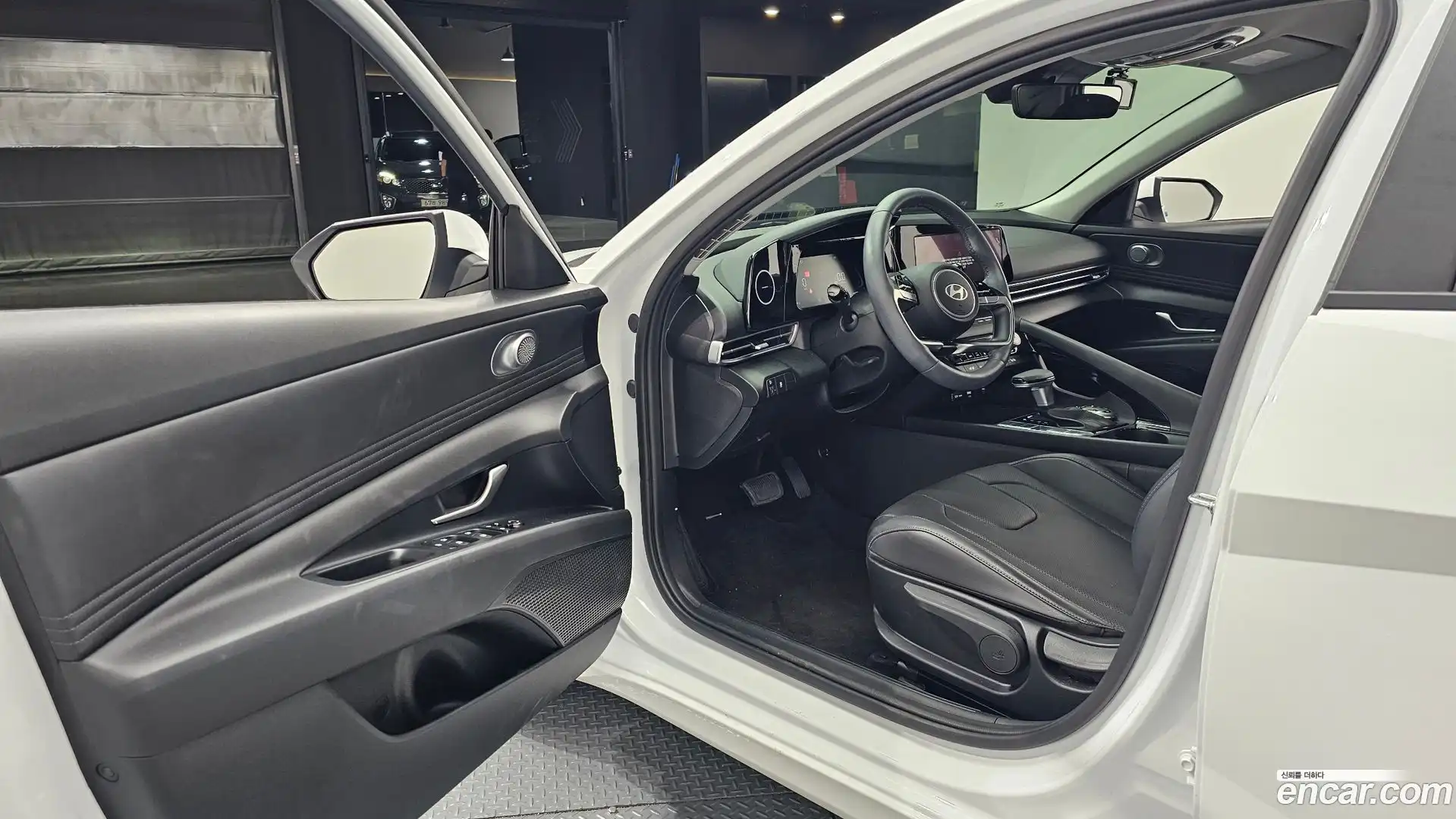 AVANTE Hyundai 2024.4-INNER-010