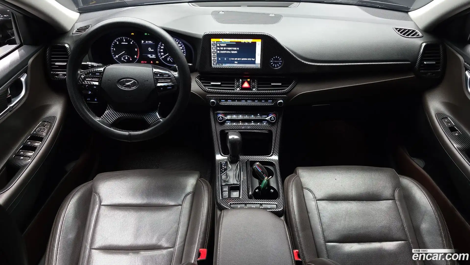 Grandeur Hyundai 2018.1-INNER-007