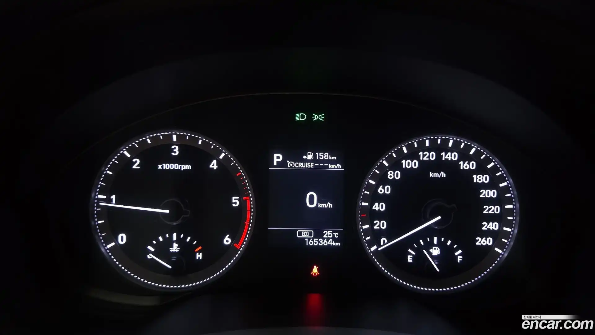Grandeur Hyundai 2018.1-INNER-008