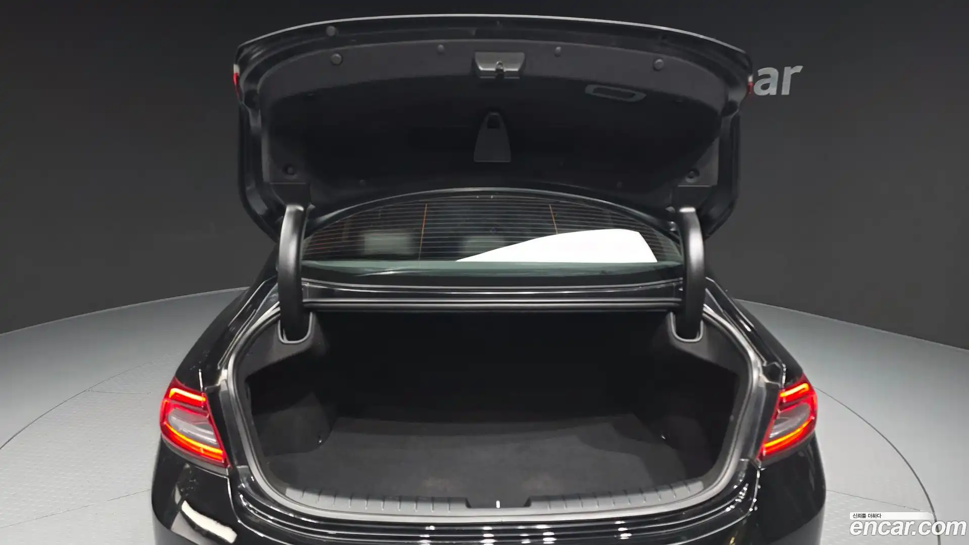 Grandeur Hyundai 2018.1-OPTION-024