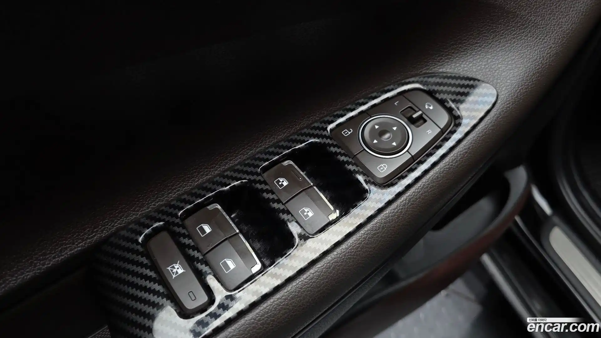 Grandeur Hyundai 2018.1-OPTION-040