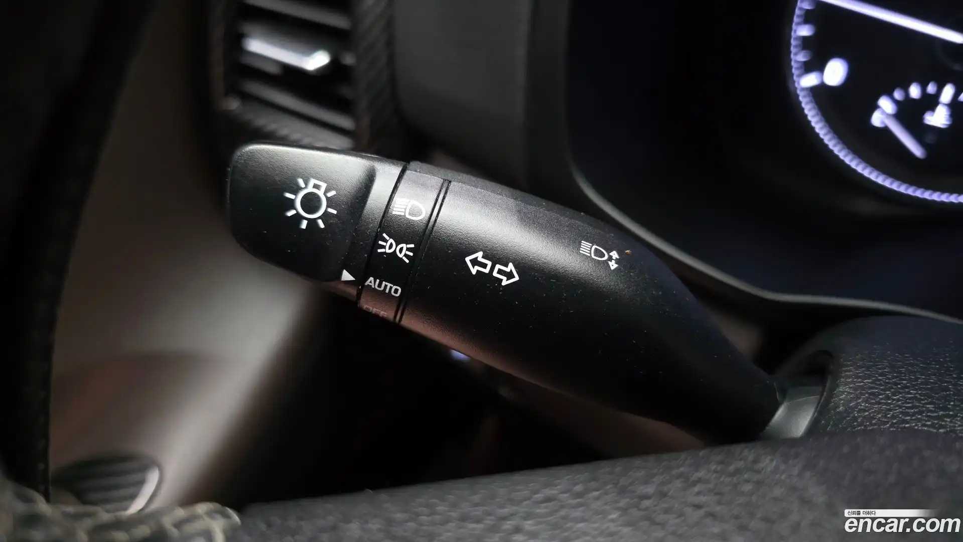 Grandeur Hyundai 2018.1-OPTION-044
