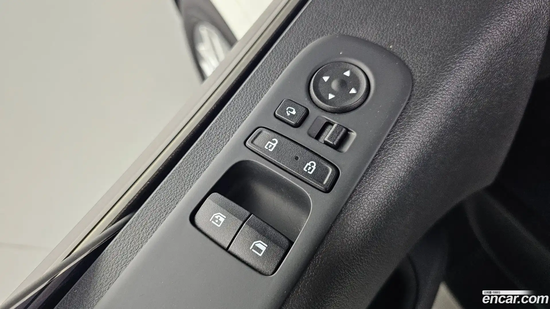 Staria Hyundai 2022.0-OPTION-041