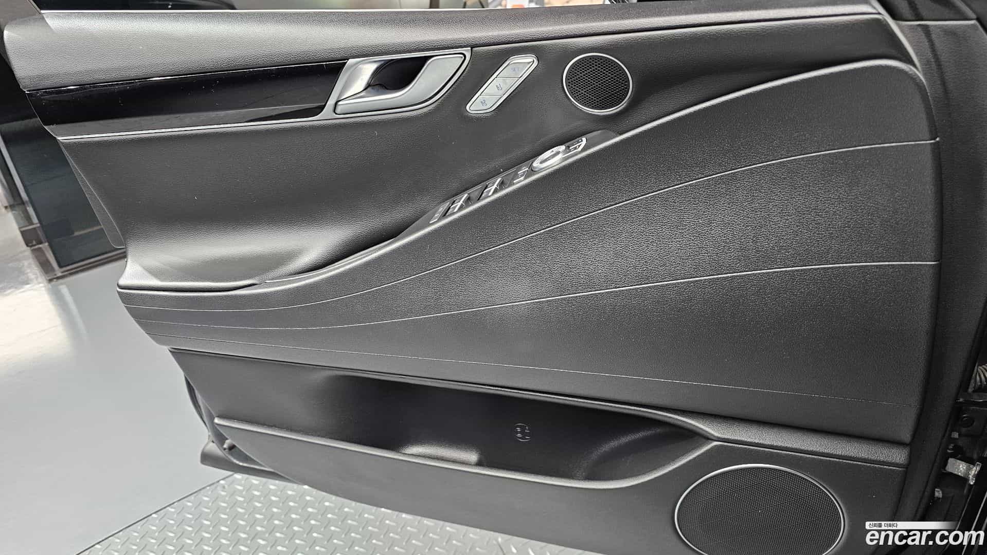 G80 Genesis 2023.2-INNER-034