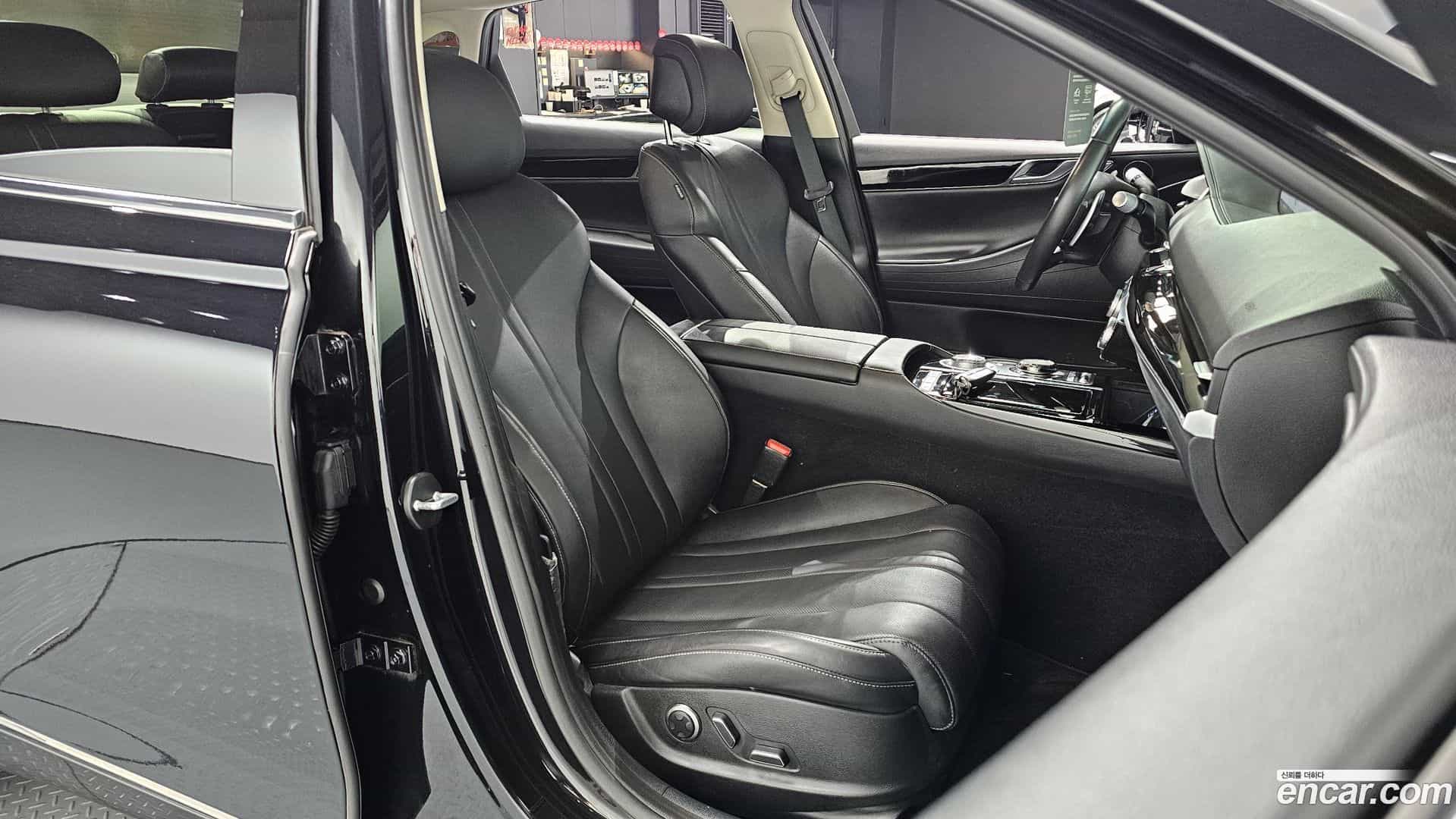 G80 Genesis 2023.2-INNER-036