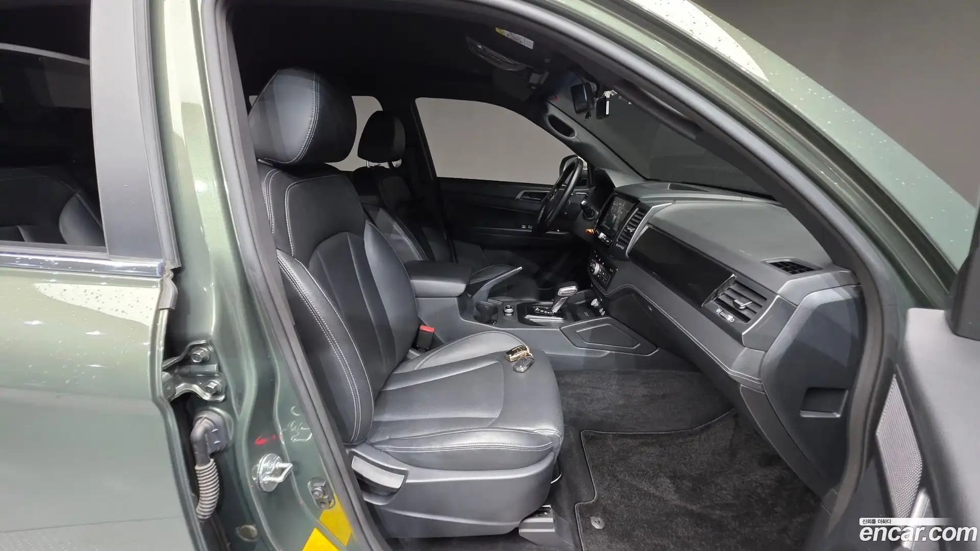 Rexton KG Mobility 2022.2-INNER-036