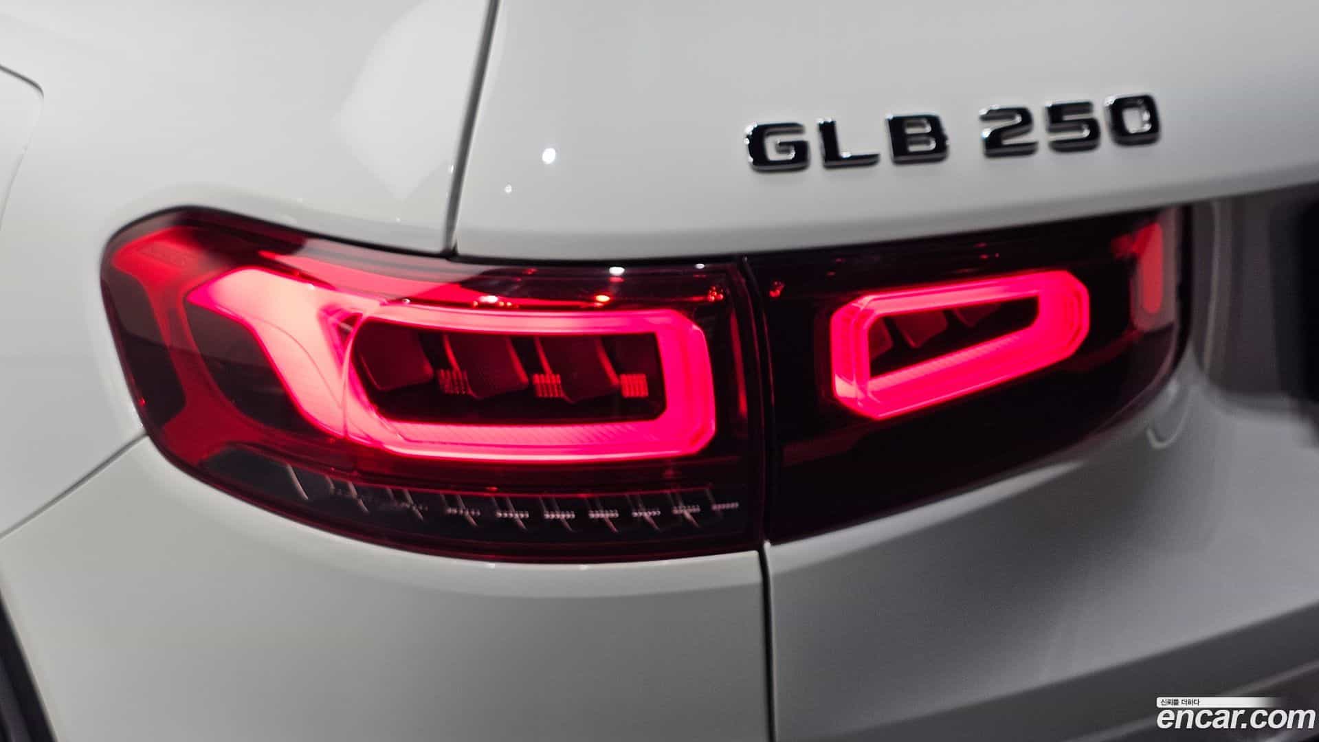 GLB-Class Mercedes-Benz 2020.9-OUTER-033