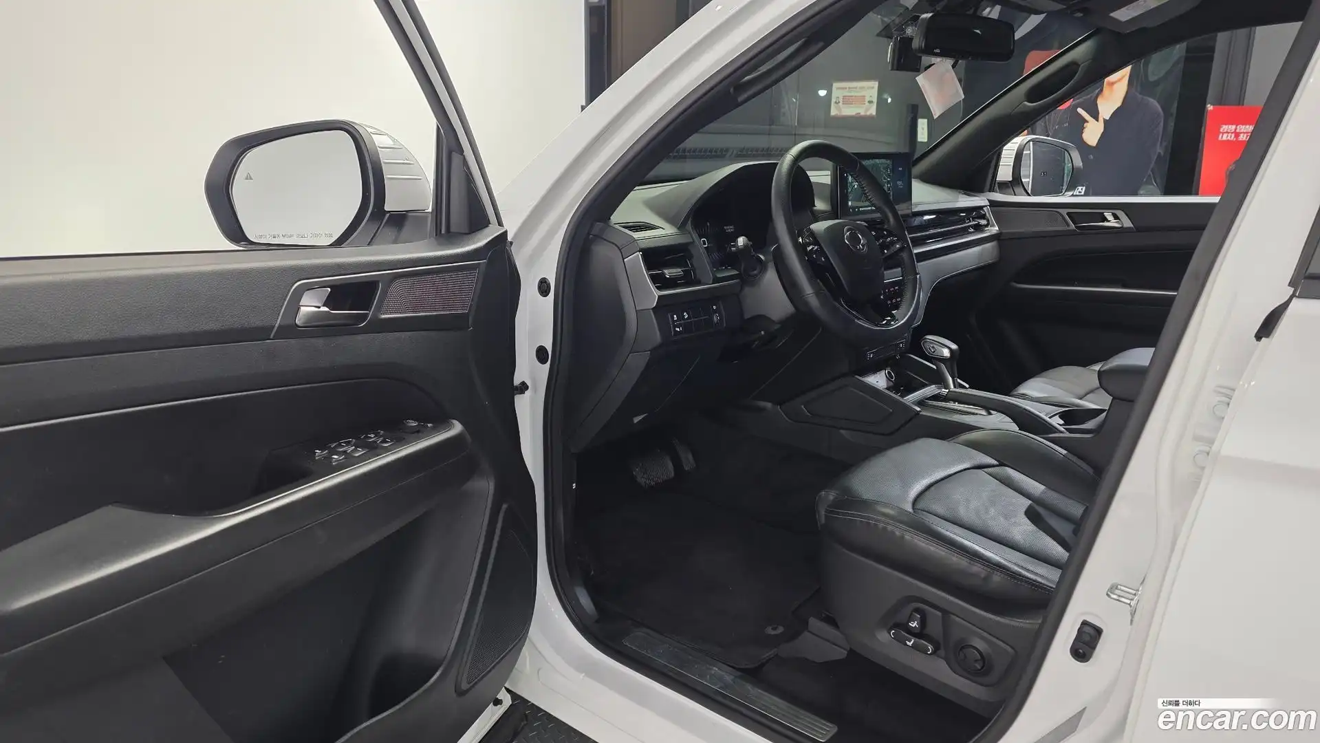Rexton KG Mobility 2023.5-INNER-010
