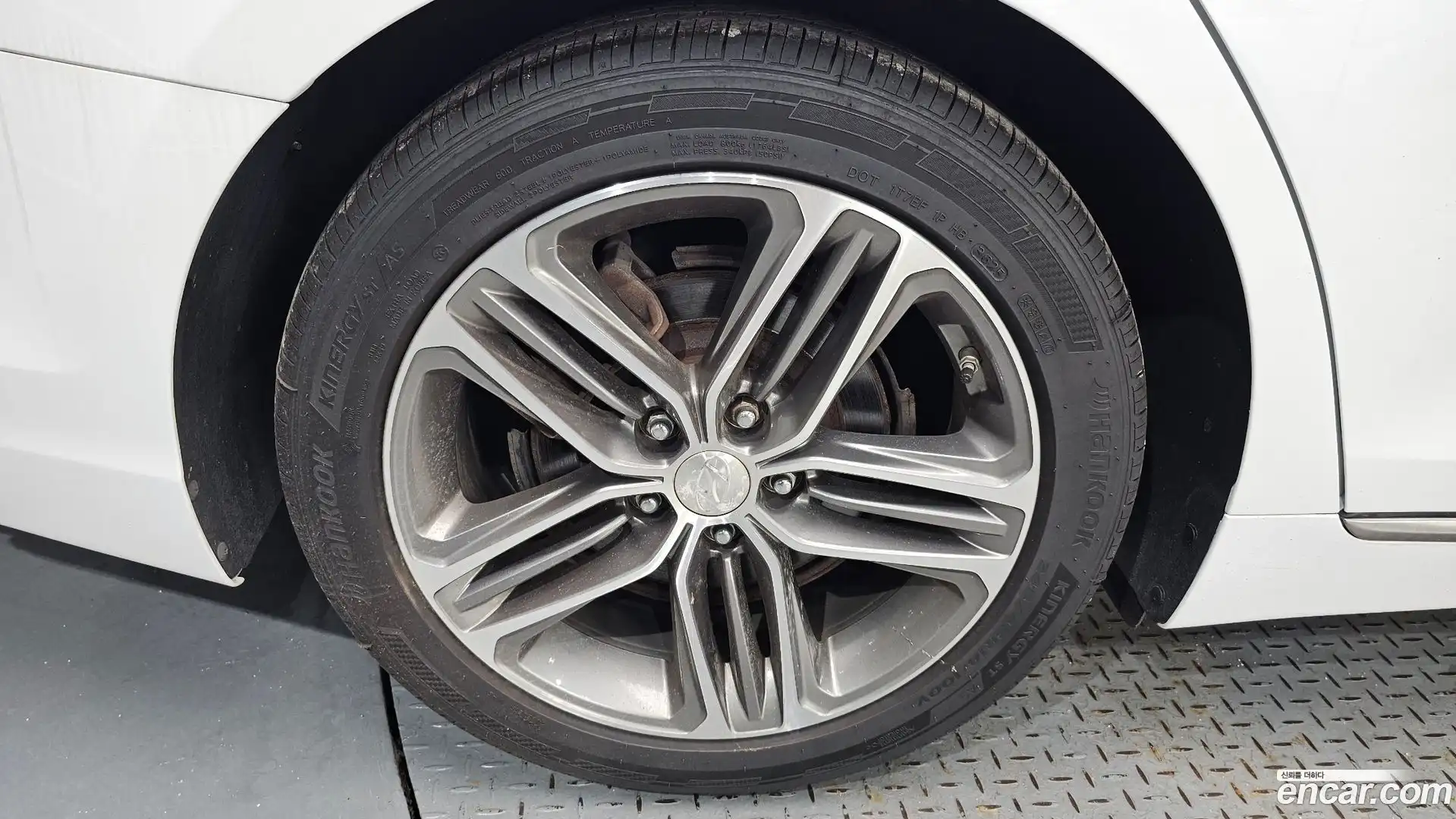 Grandeur Hyundai 2017.5-OUTER-005