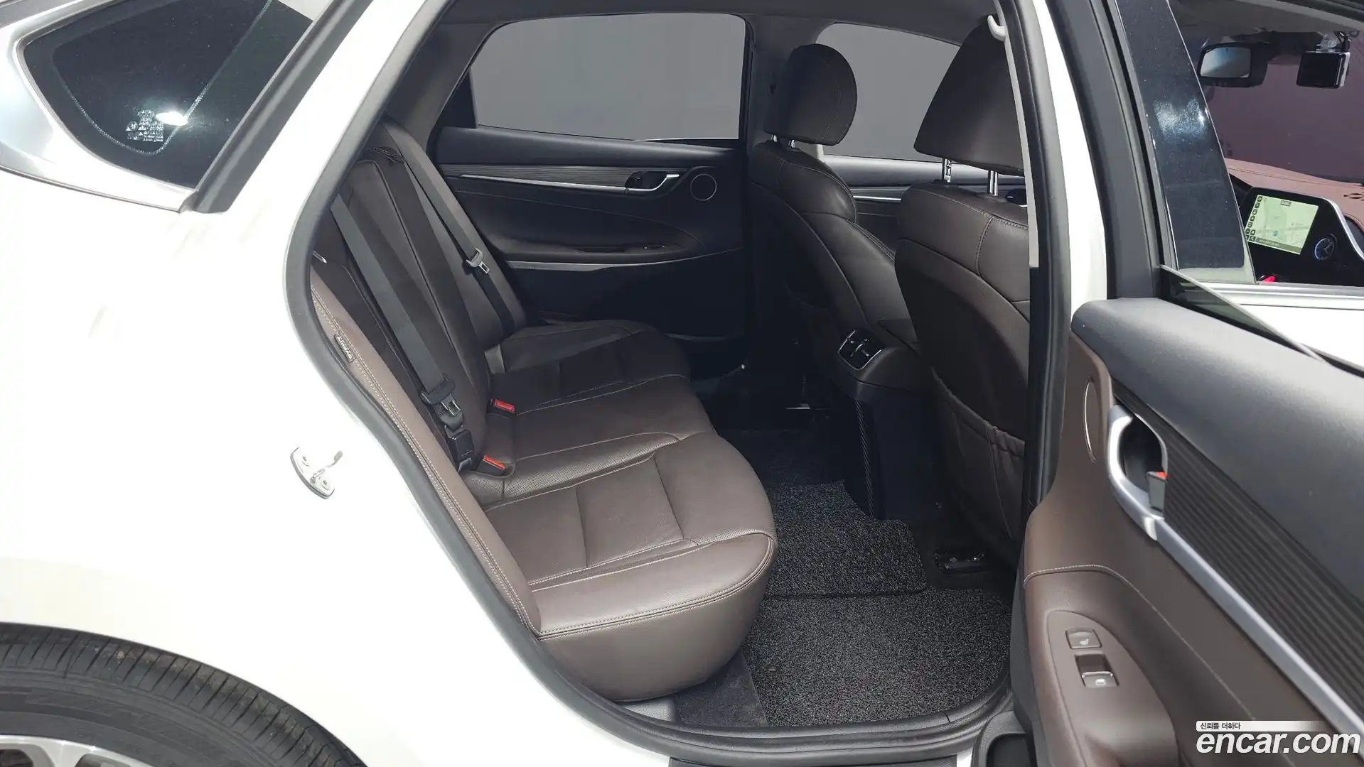 Grandeur Hyundai 2017.5-OPTION-015