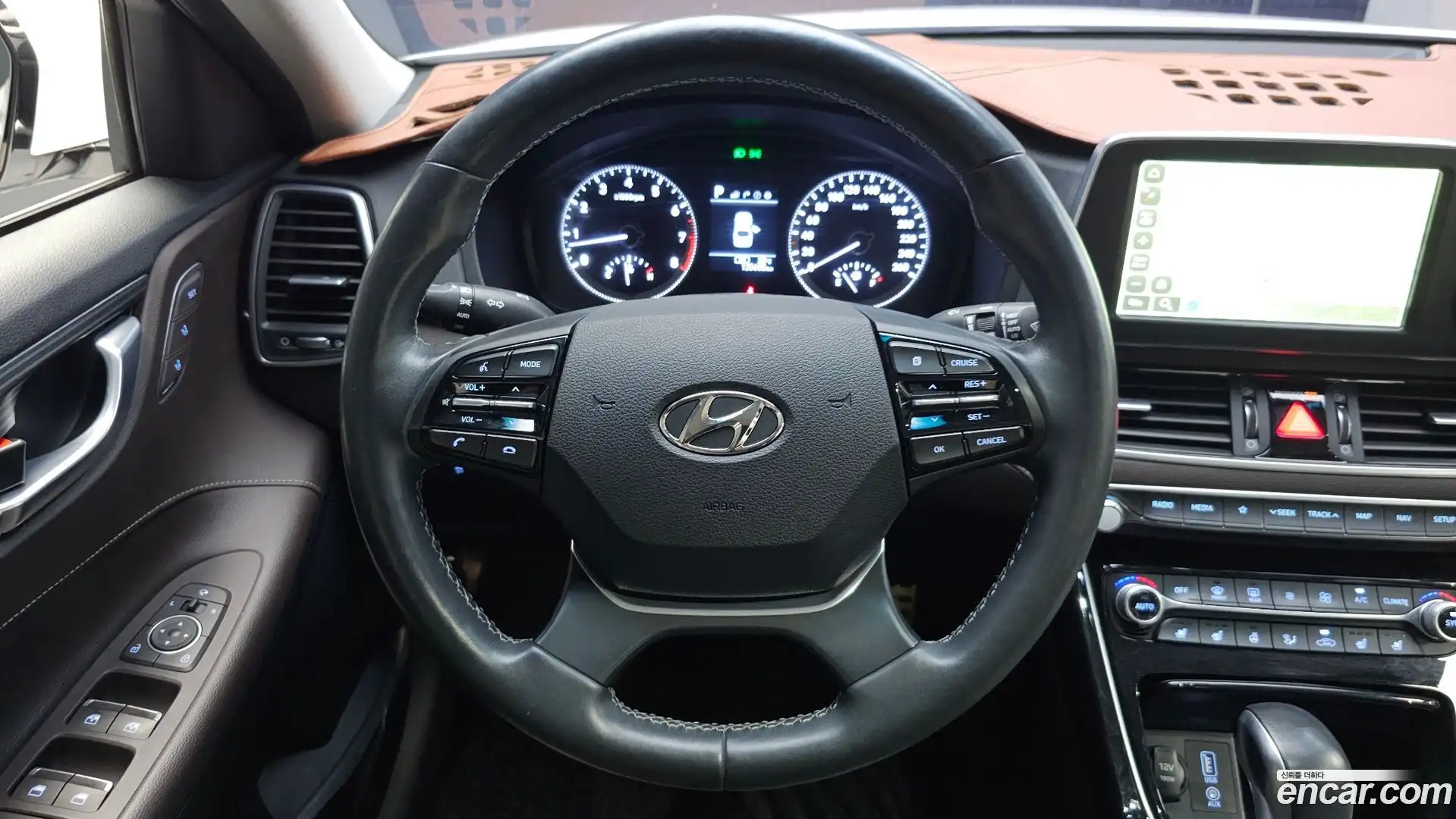 Grandeur Hyundai 2017.5-OPTION-016