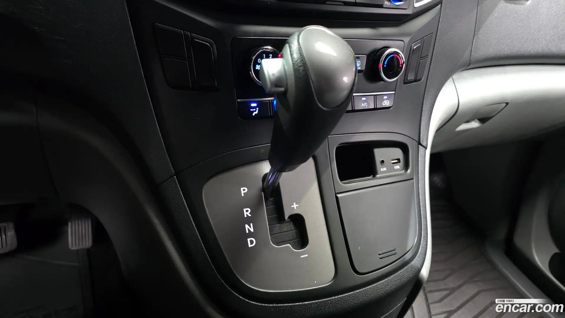 Starex Hyundai 2019.3-INNER-009