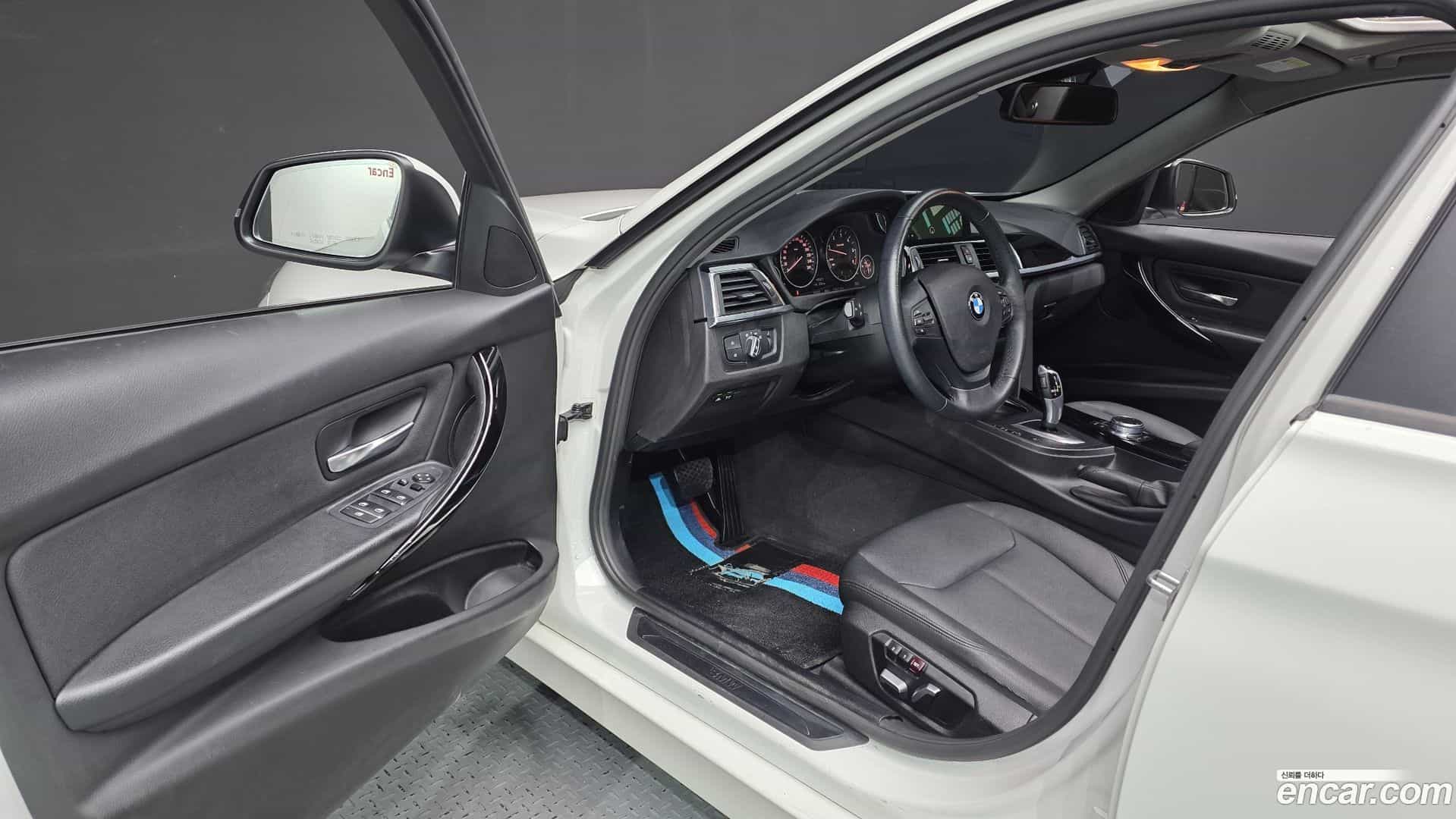 3-Series BMW 2018.1-INNER-010