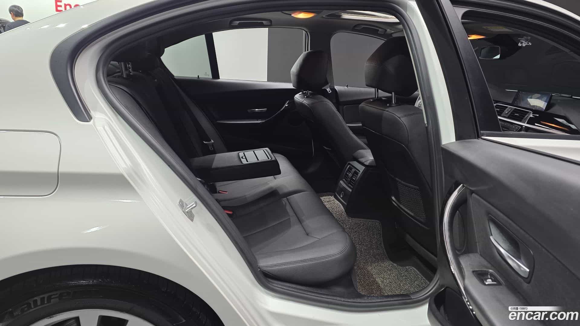 3-Series BMW 2018.1-OPTION-015