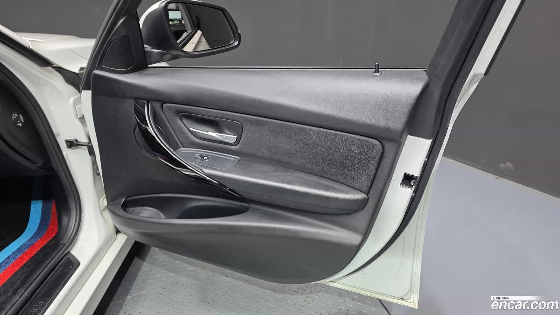 3-Series BMW 2018.1-INNER-034