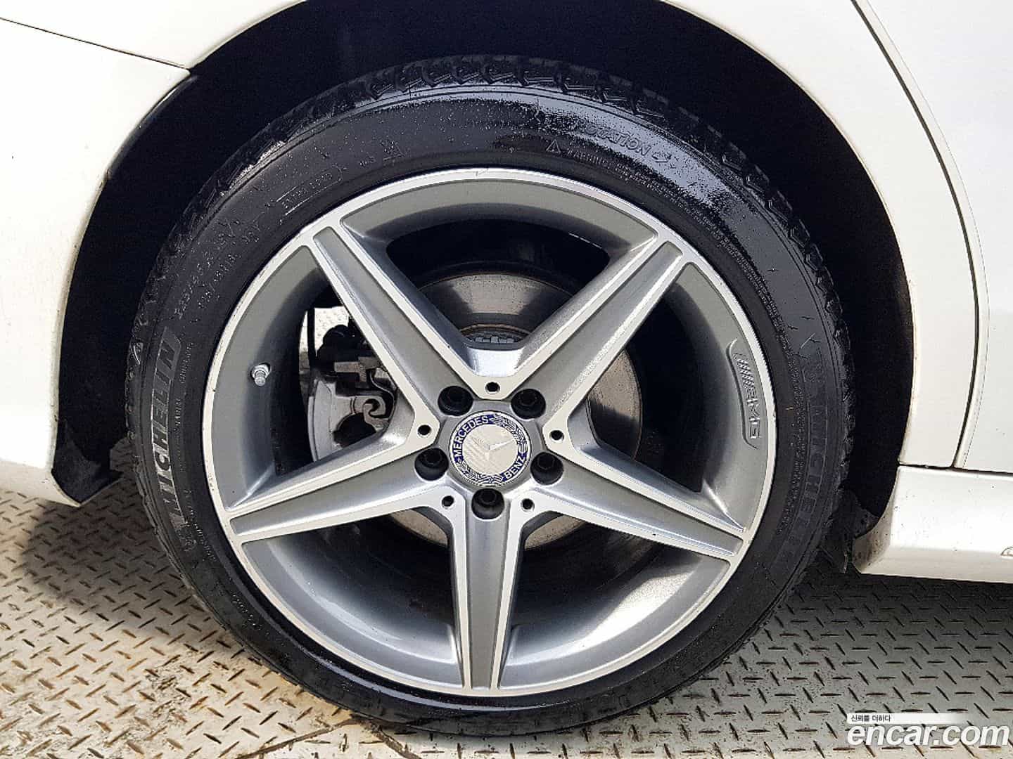 C-Class Mercedes-Benz 2017.6-OPTION-024