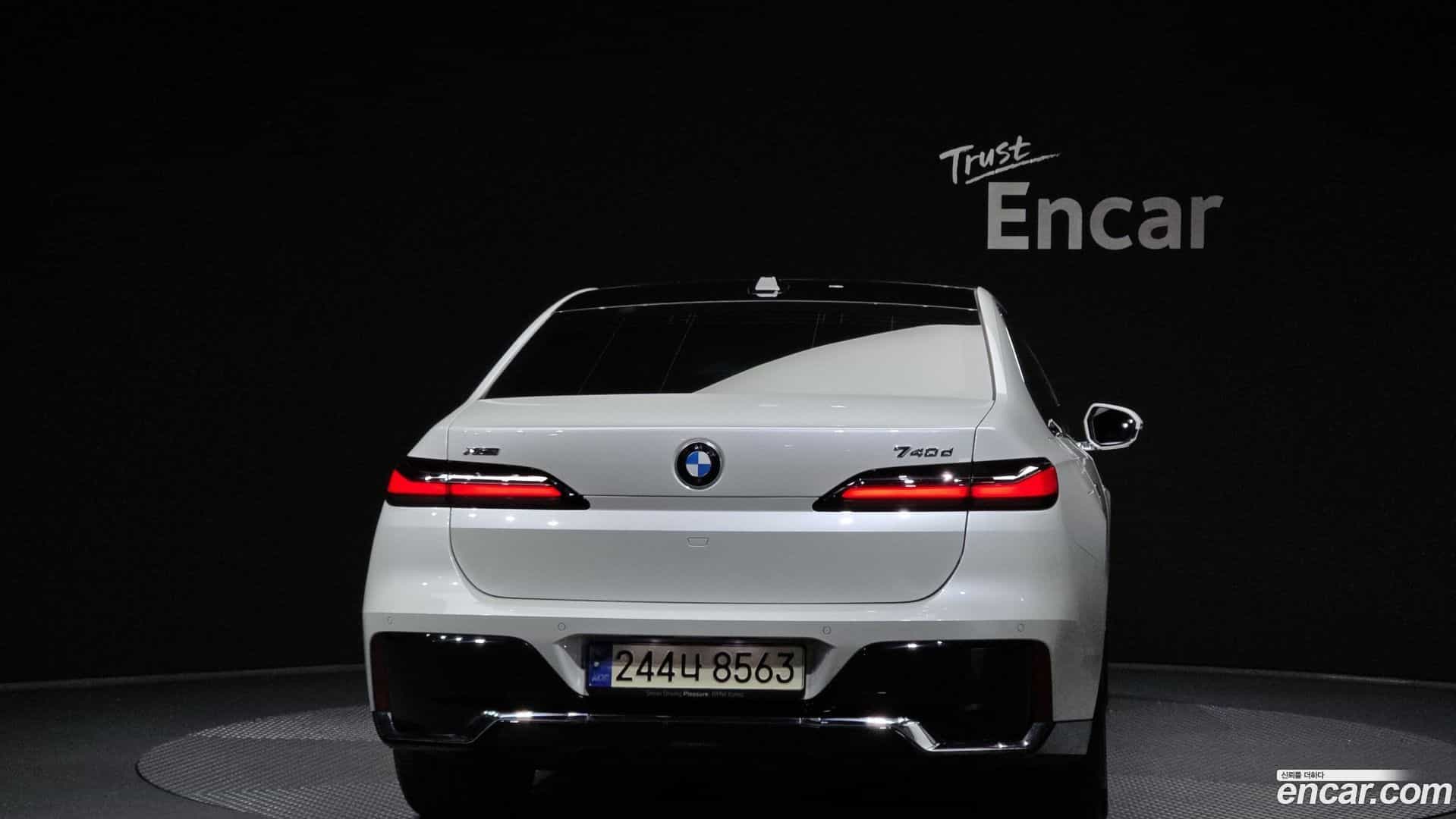 7-Series BMW 2023.11-OUTER-004