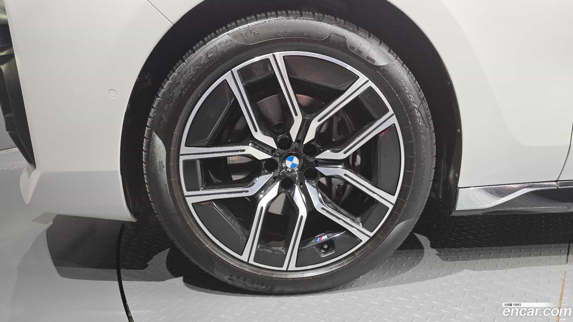 7-Series BMW 2023.11-OUTER-005