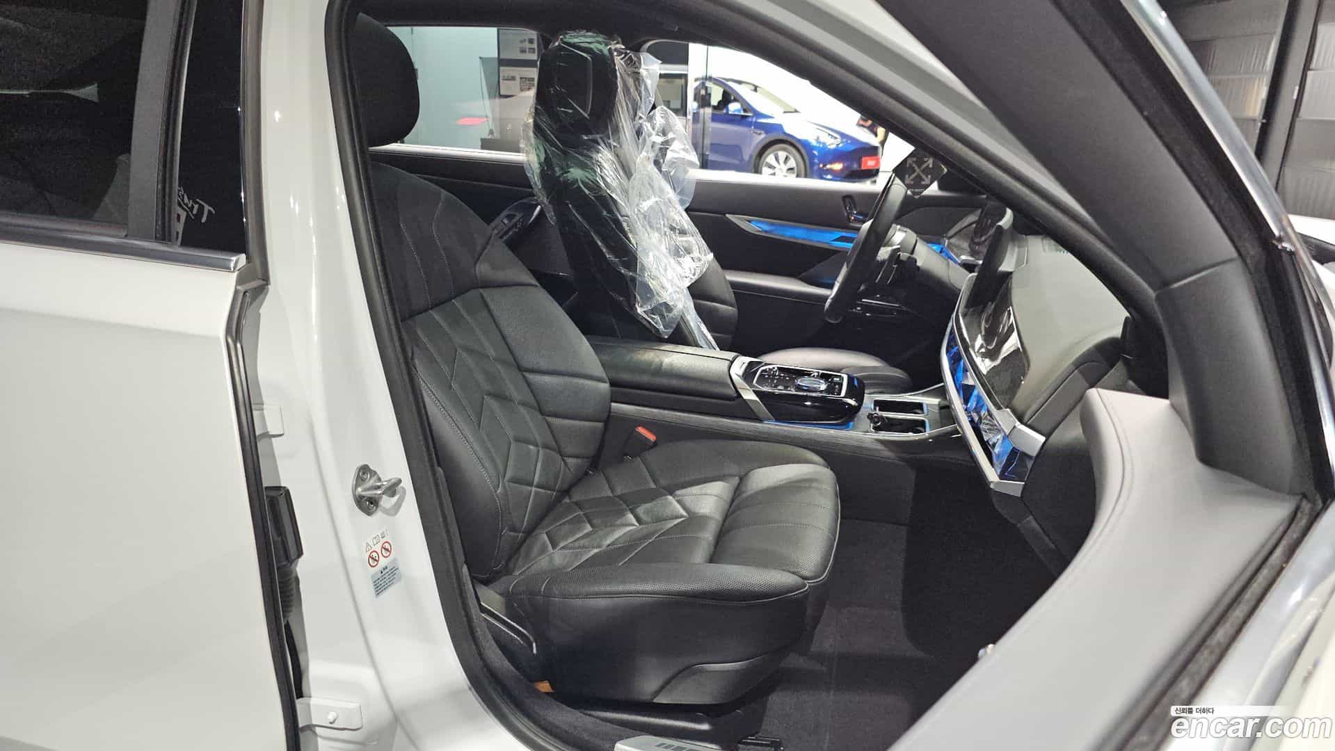 7-Series BMW 2023.11-OPTION-016