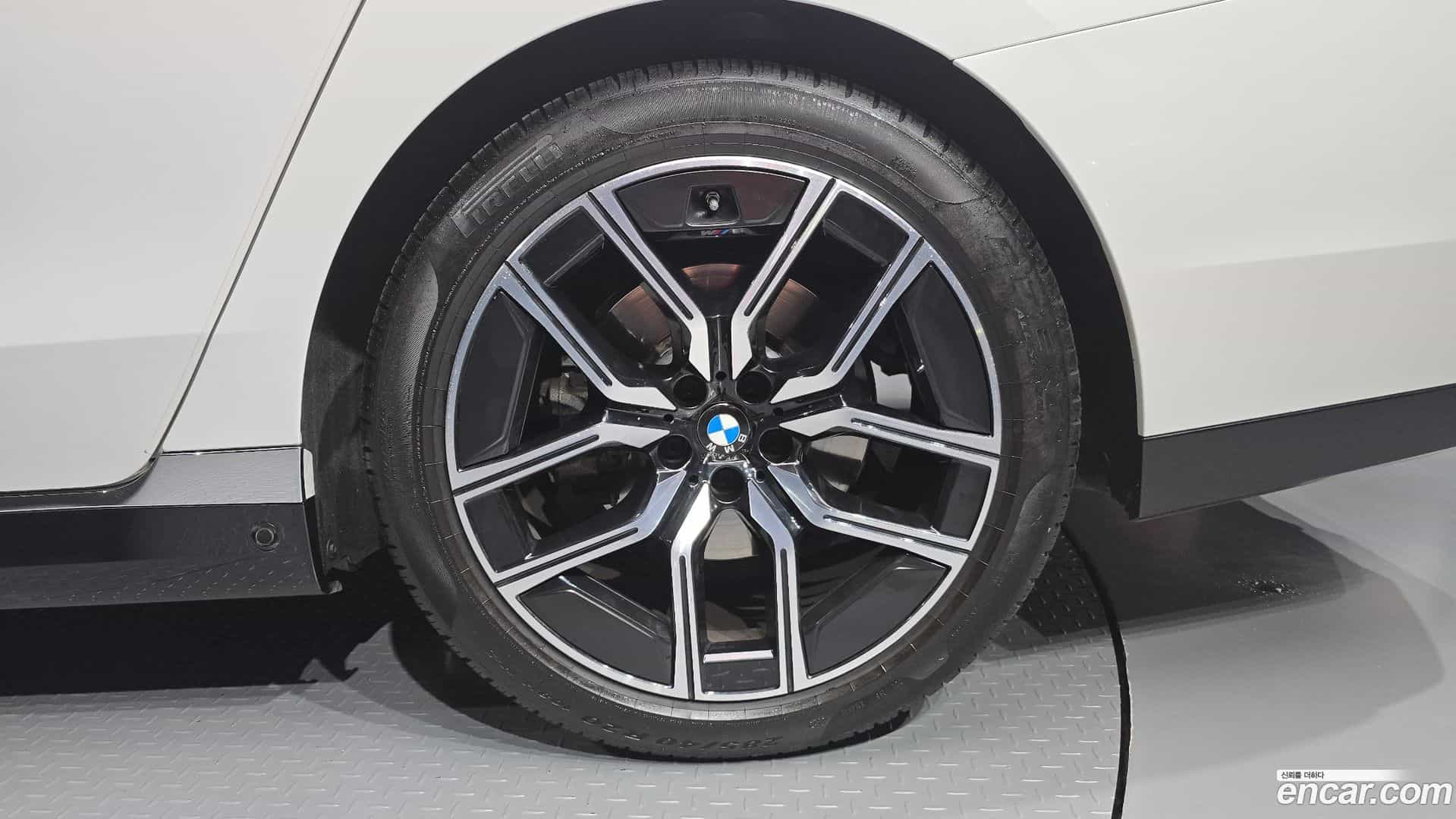 7-Series BMW 2023.11-OUTER-031