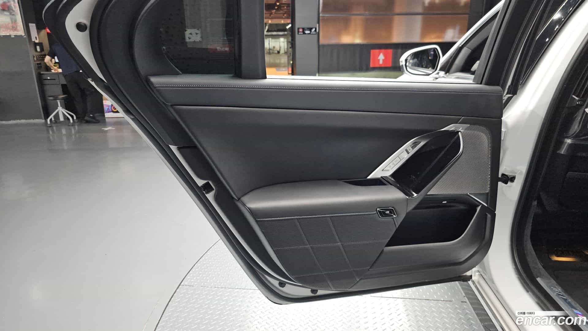 7-Series BMW 2023.11-INNER-035