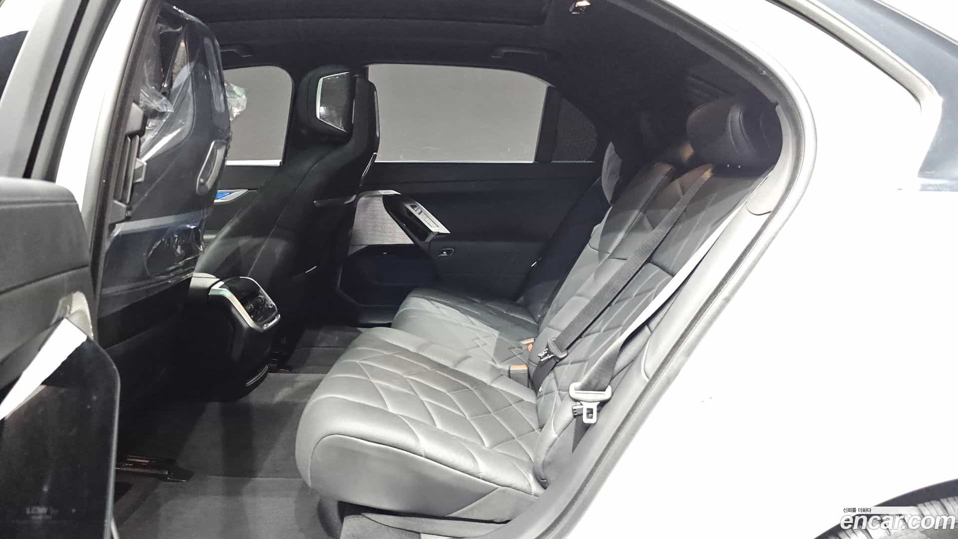 7-Series BMW 2023.11-INNER-036