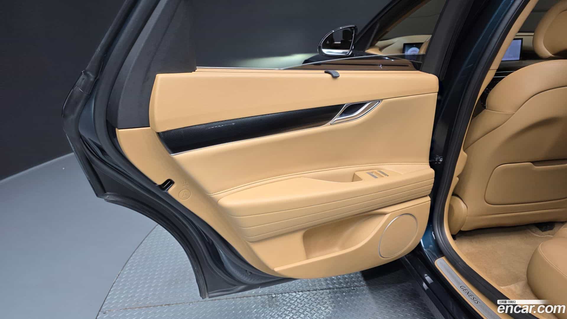 G80 Genesis 2024.1-INNER-035