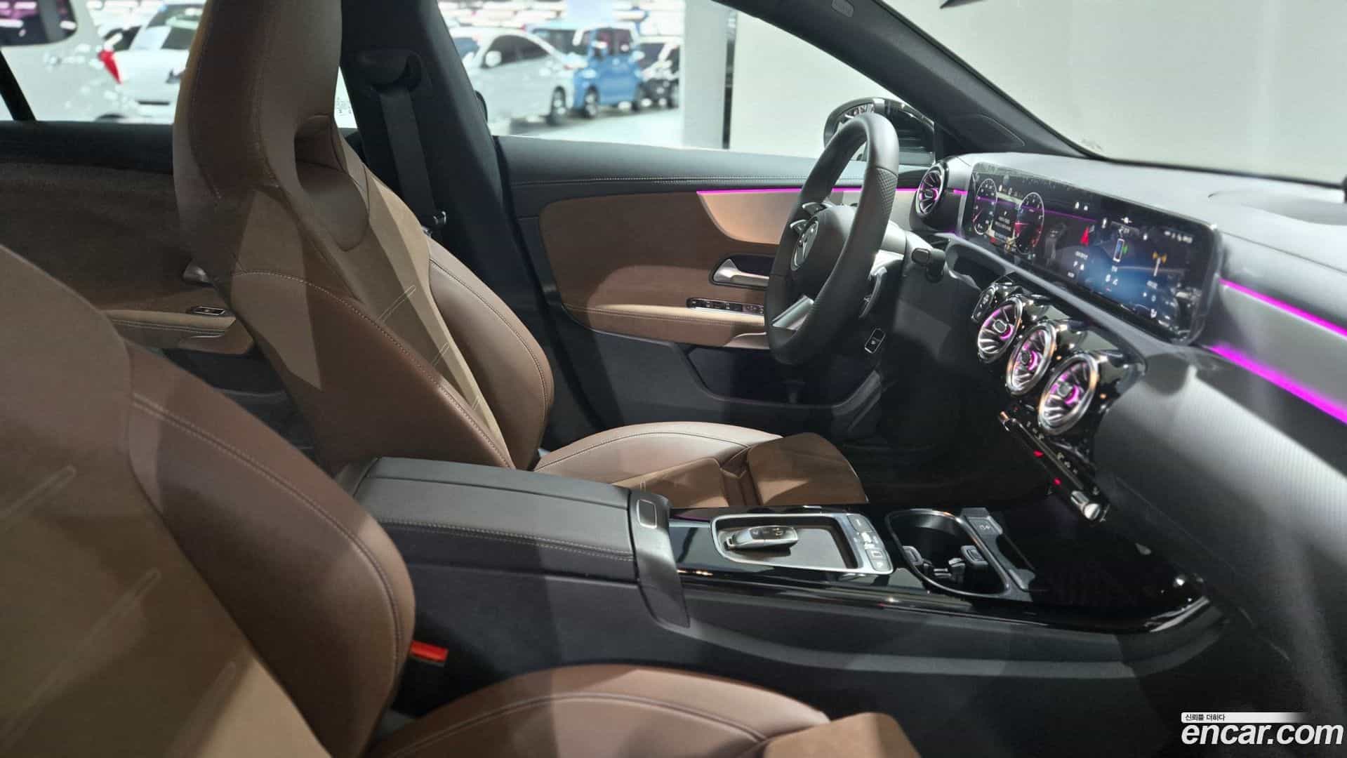CLA-Class Mercedes-Benz 2025.9-OPTION-022