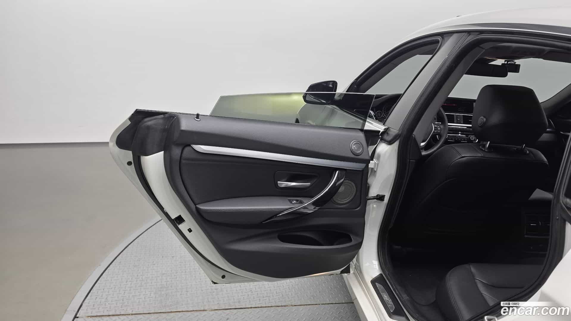 Gran Turismo BMW 2018.3-INNER-035