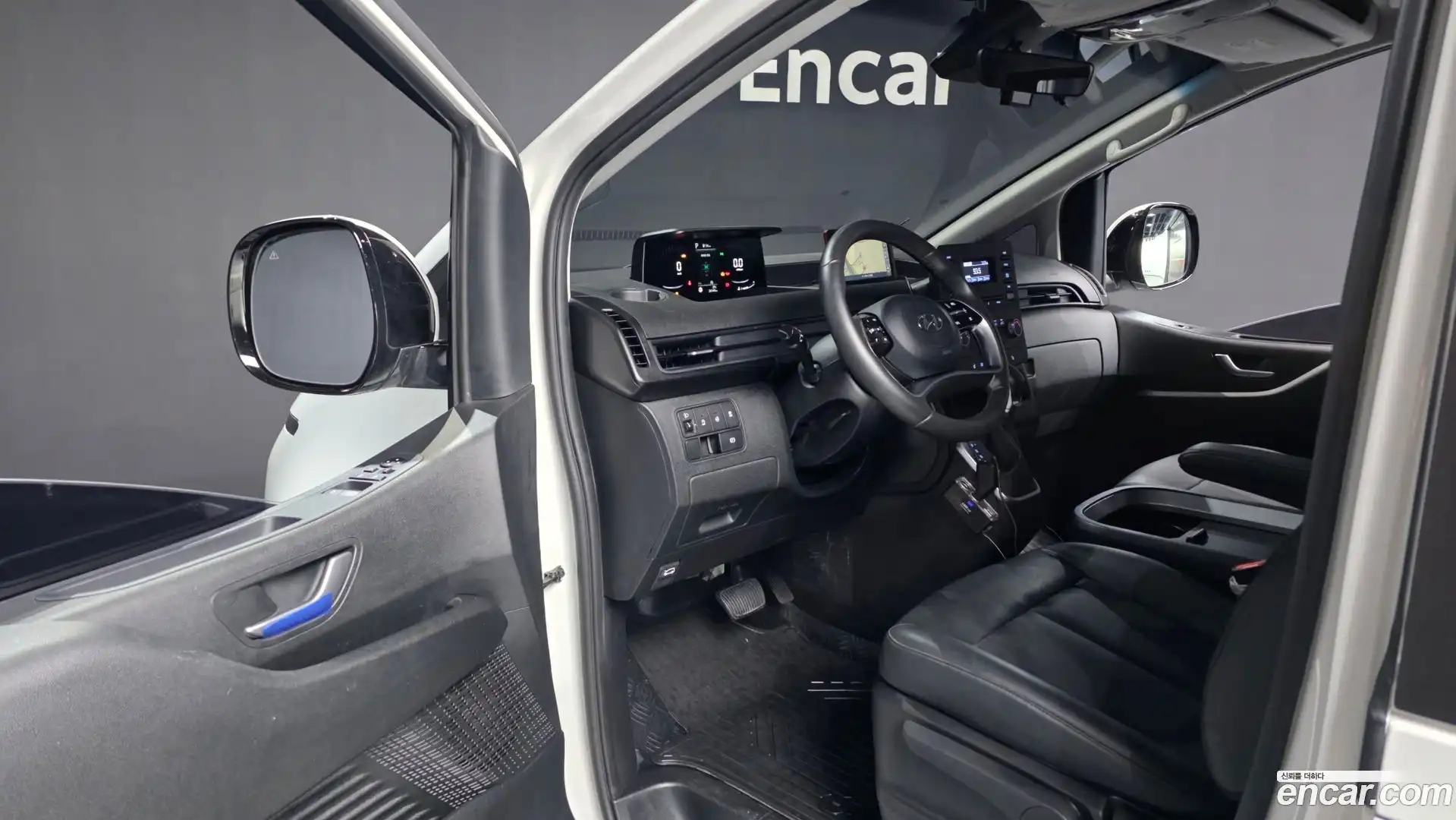 Staria Hyundai 2022.0-INNER-010