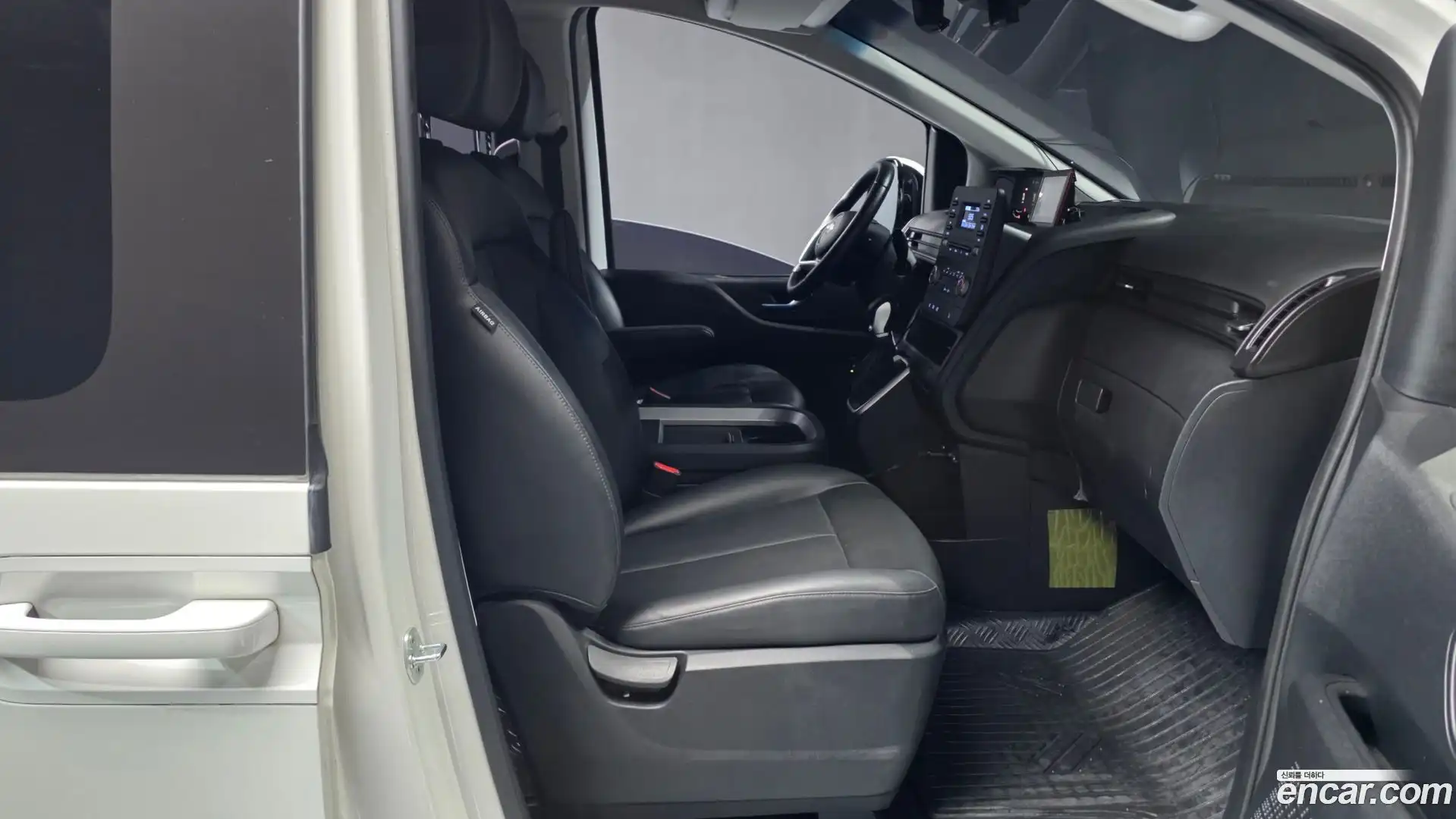 Staria Hyundai 2022.0-OPTION-015