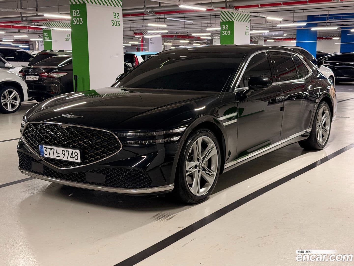 Main__Slider__Photo:G90 Genesis 2022.6-0