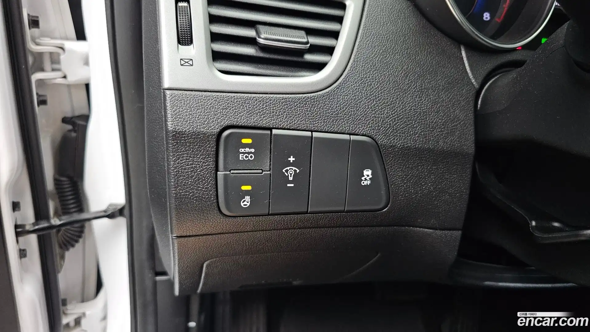 AVANTE Hyundai 2014.0-OPTION-023