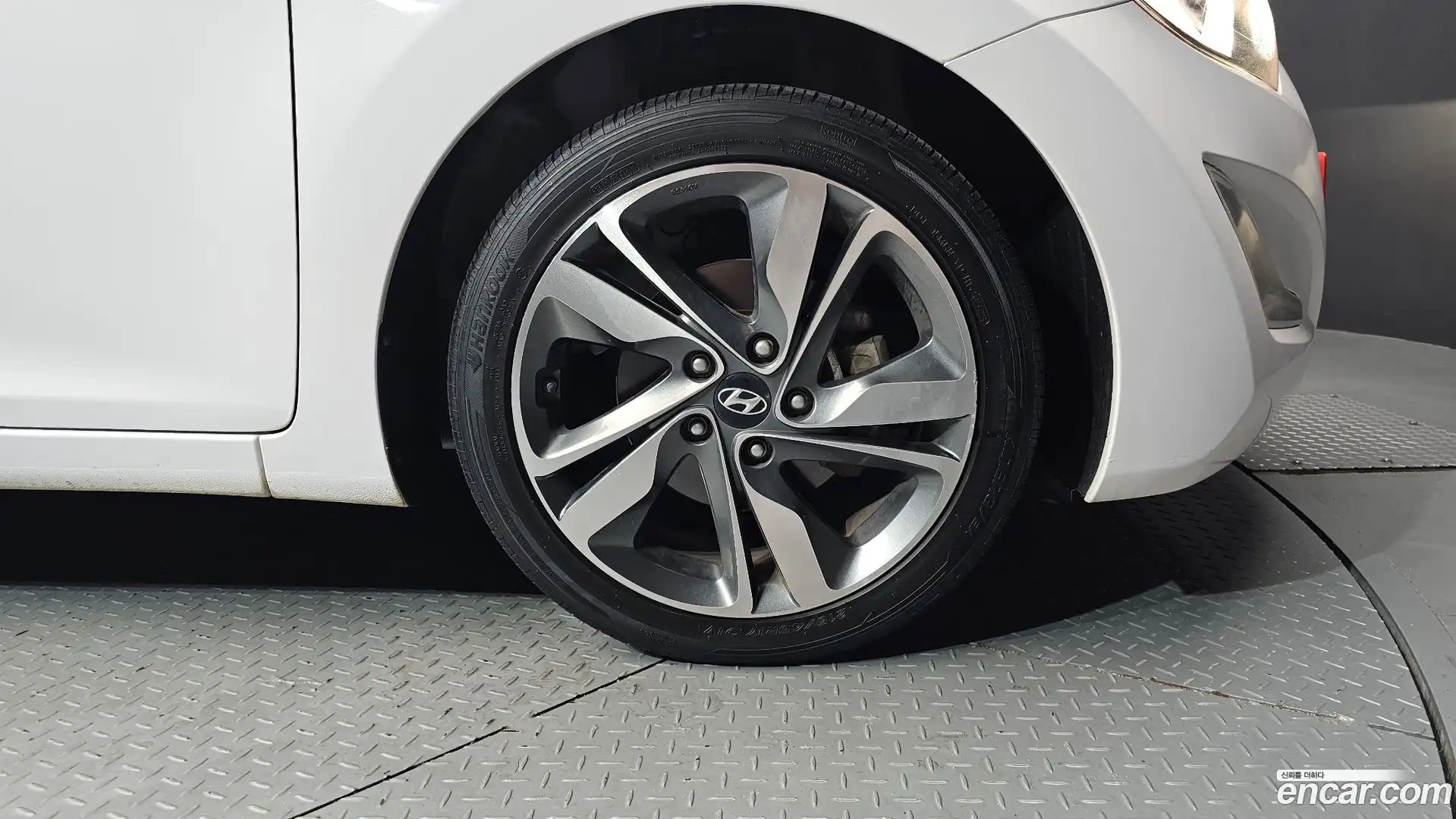 AVANTE Hyundai 2014.0-OUTER-031