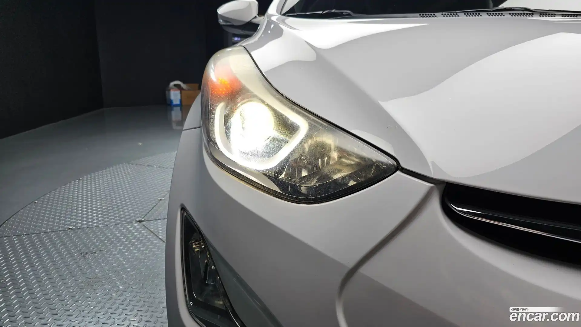 AVANTE Hyundai 2014.0-OUTER-032