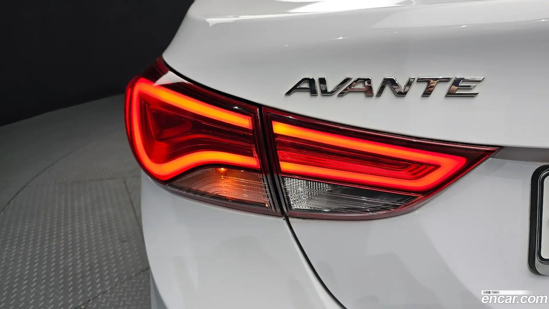 AVANTE Hyundai 2014.0-OUTER-033