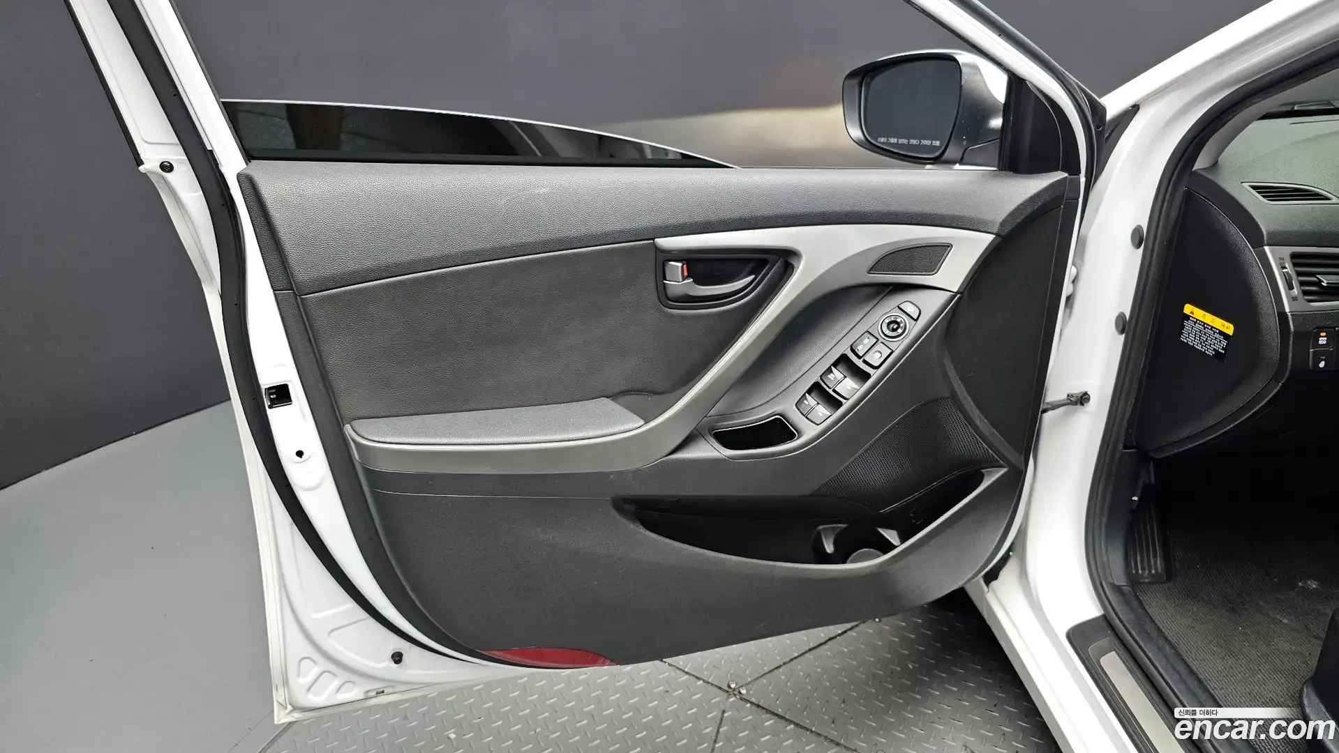 AVANTE Hyundai 2014.0-INNER-034
