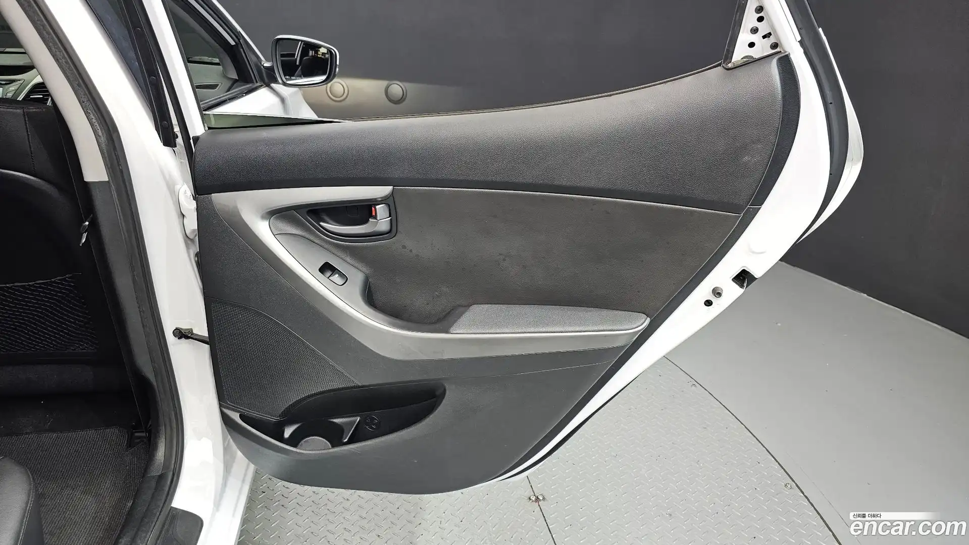 AVANTE Hyundai 2014.0-INNER-035