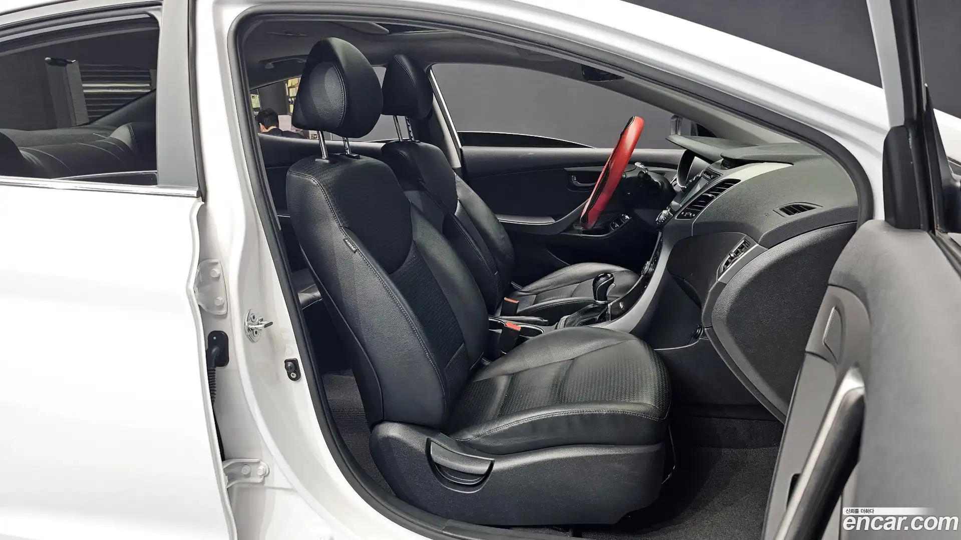 AVANTE Hyundai 2014.0-INNER-036