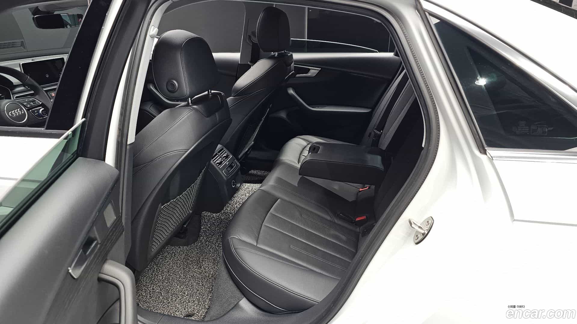 A4 Audi 2018.6-OPTION-015