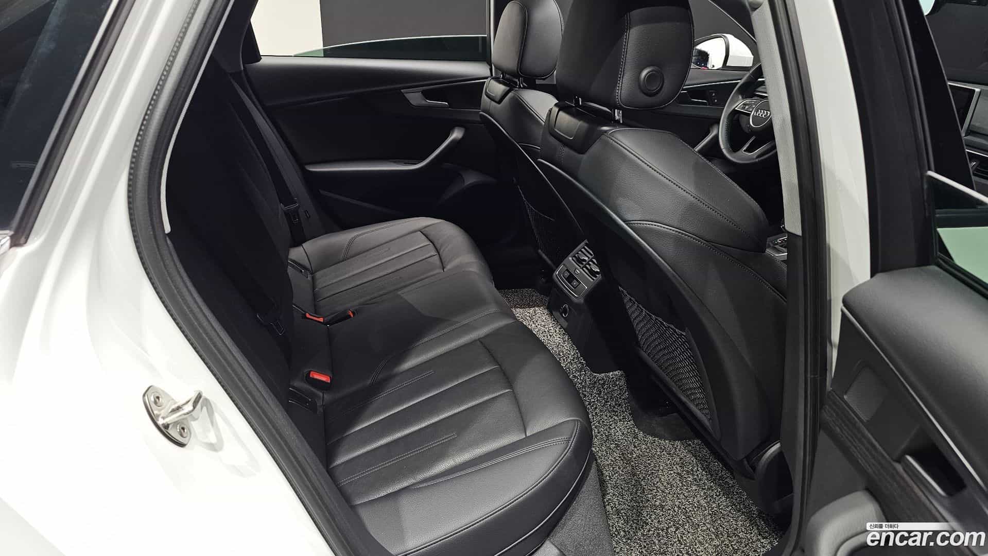 A4 Audi 2018.6-OPTION-016