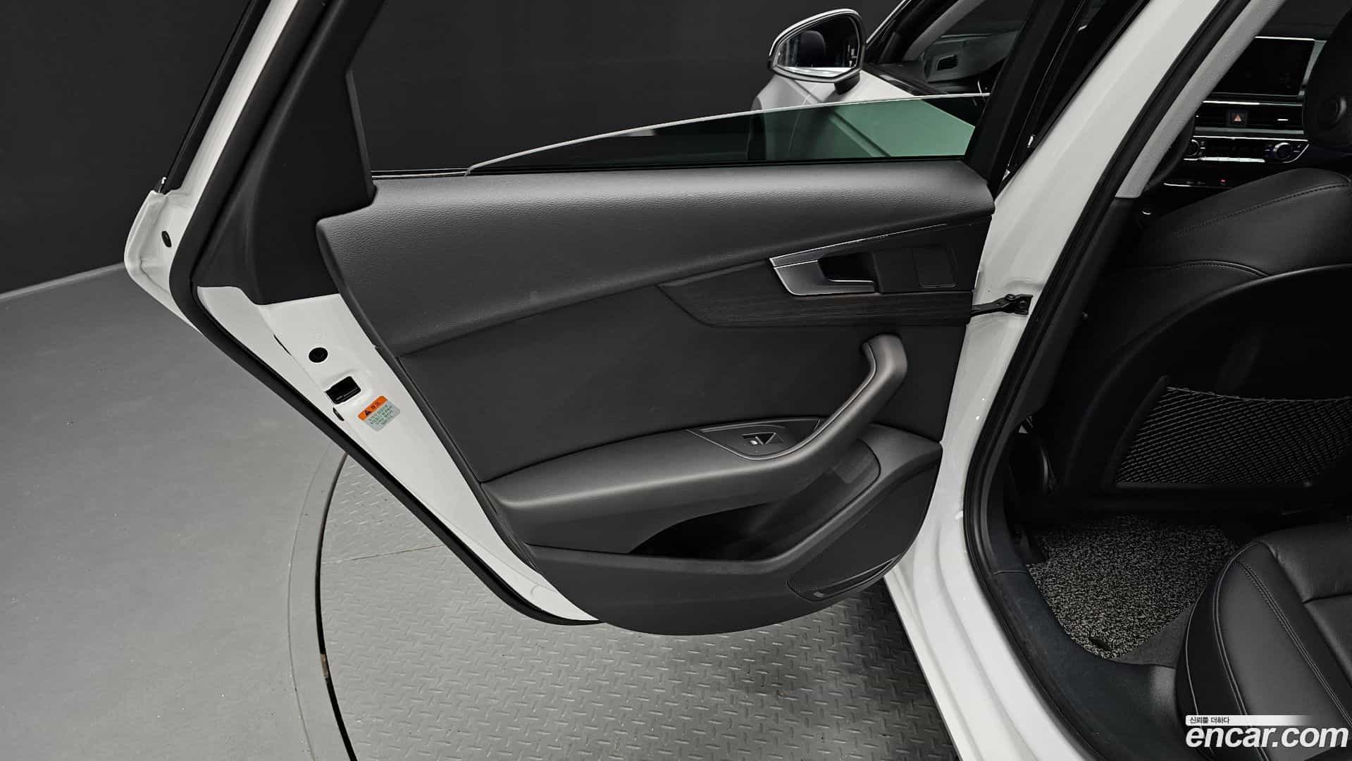 A4 Audi 2018.6-INNER-035