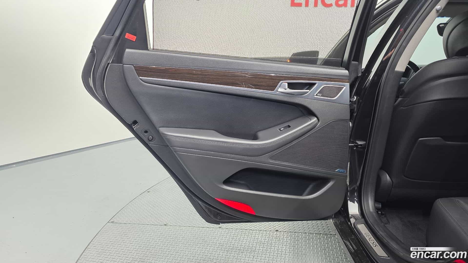 G80 Genesis 2018.6-INNER-035