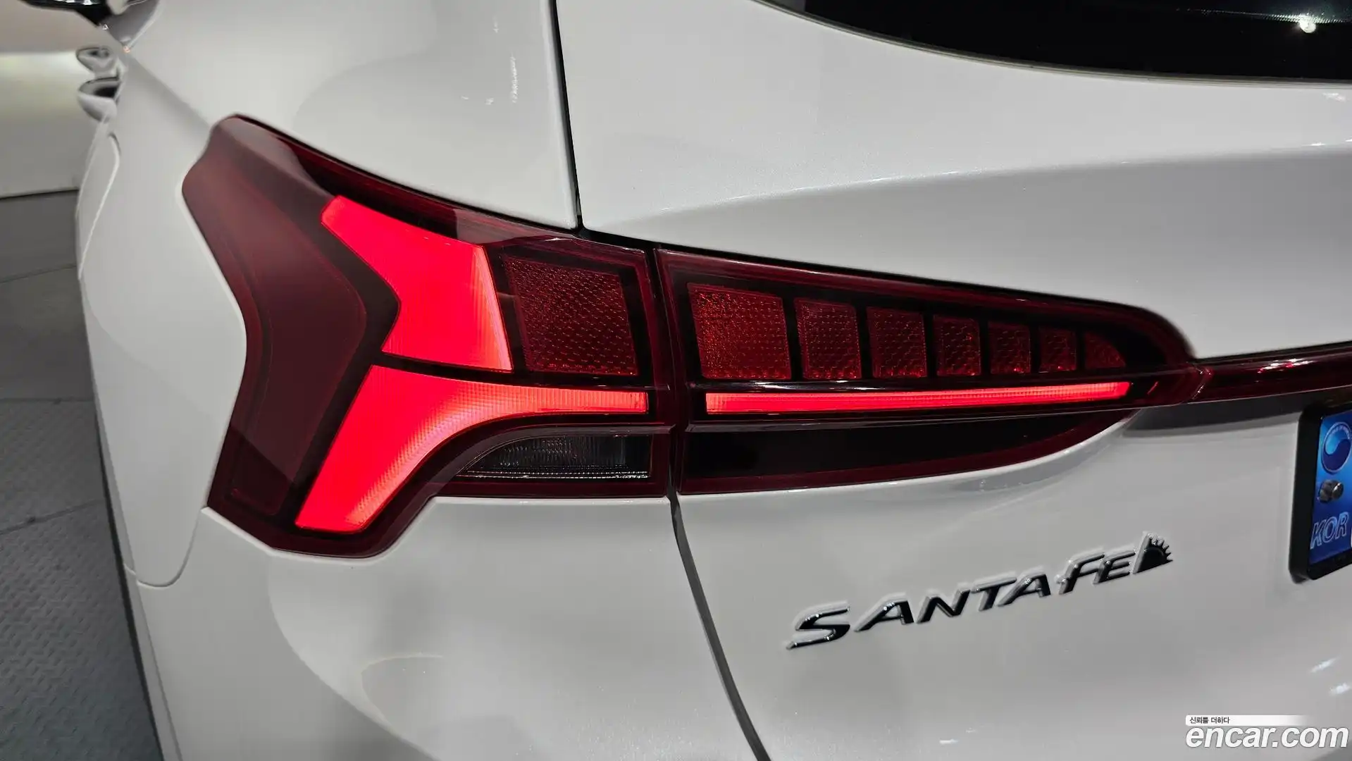 Santafe Hyundai 2023.1-OUTER-033