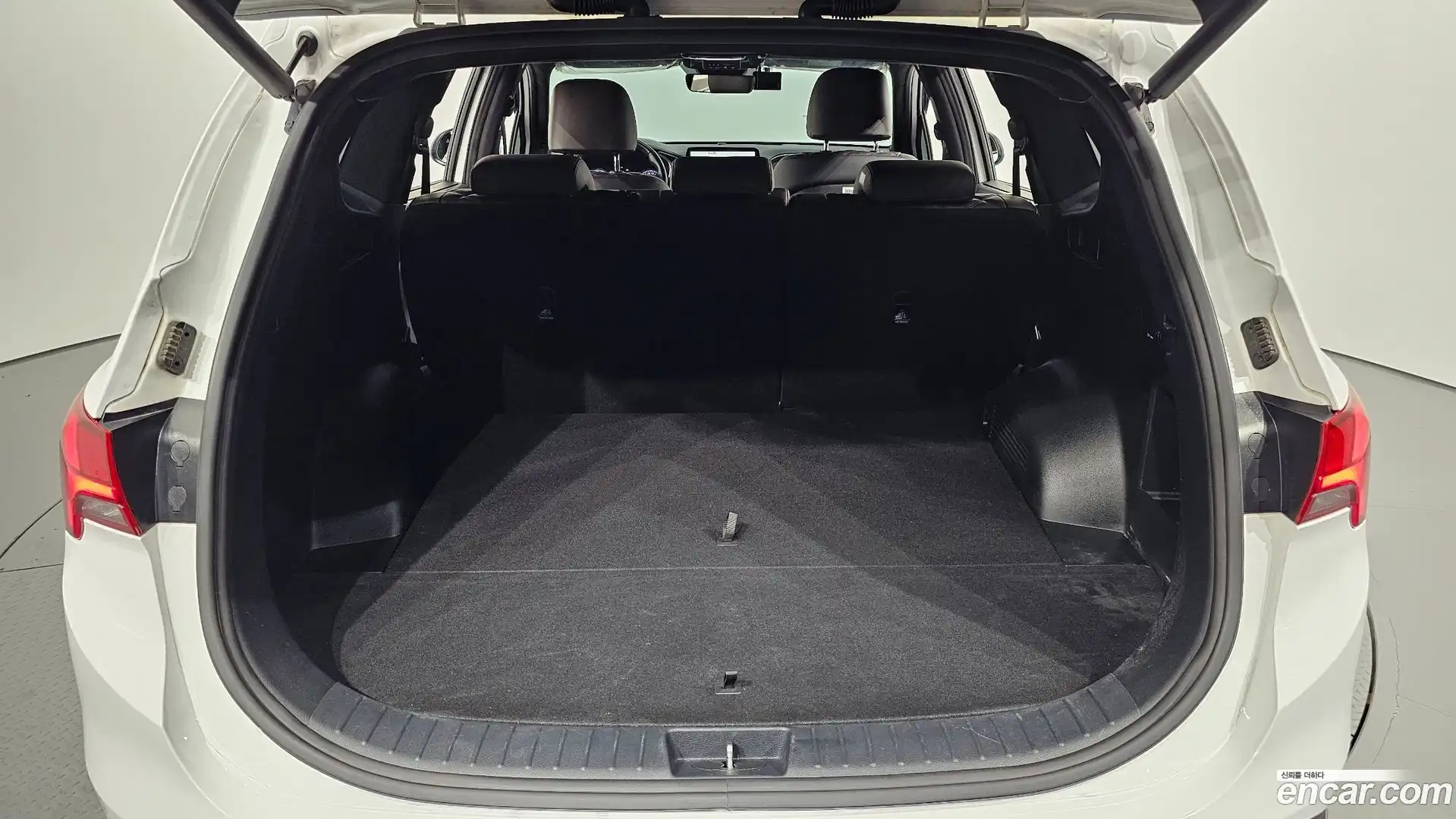 Santafe Hyundai 2023.1-OPTION-044