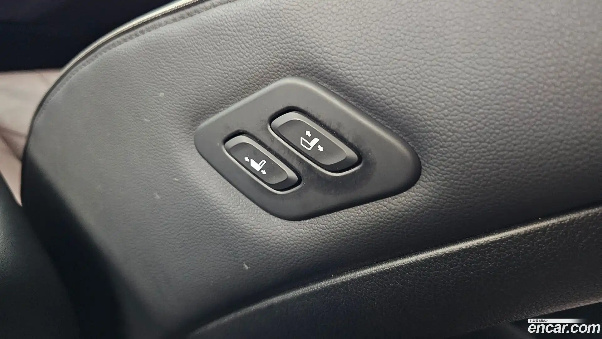Santafe Hyundai 2023.1-OPTION-046