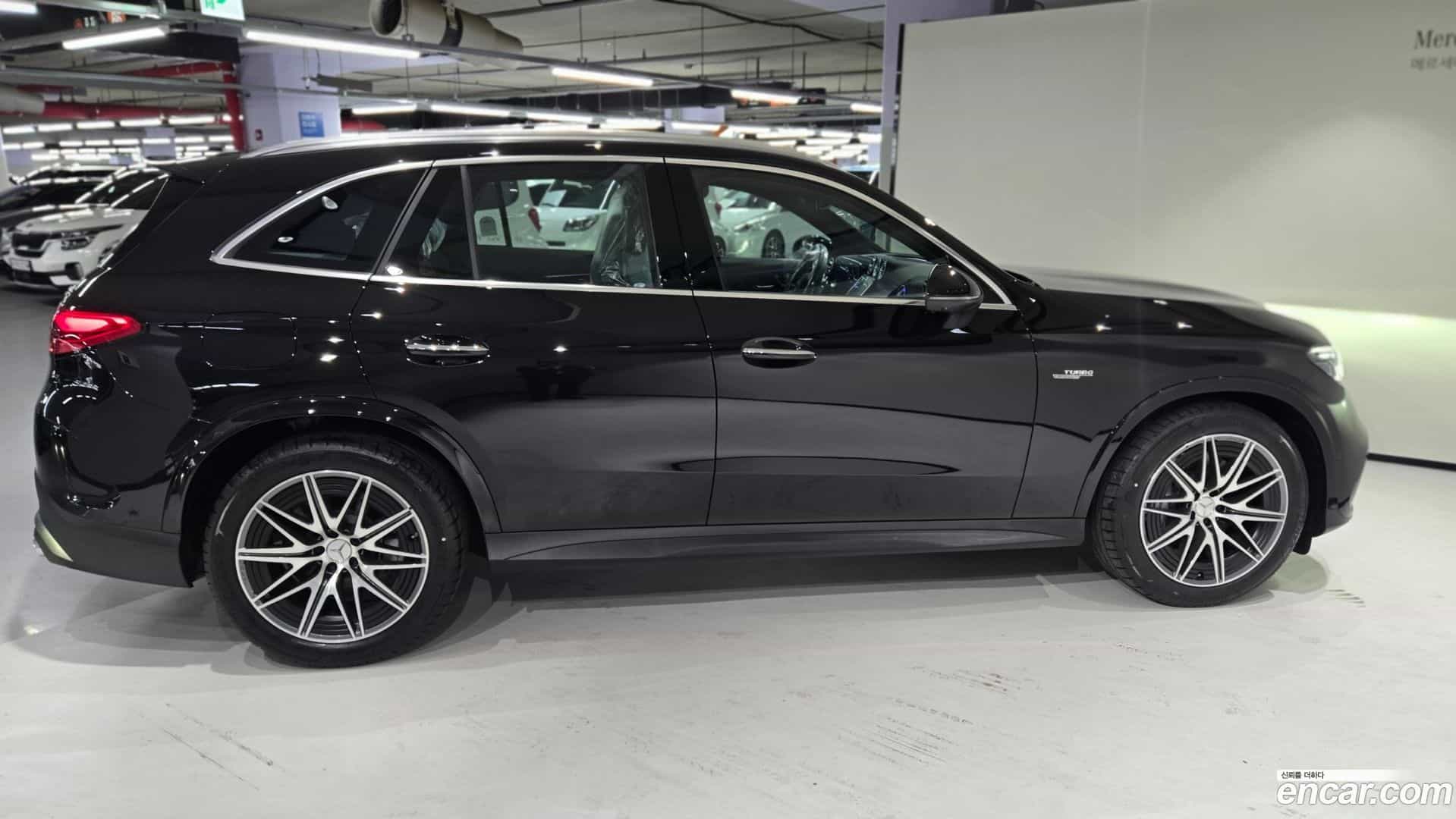 GLC-Class Mercedes-Benz 2025.11-INNER-009