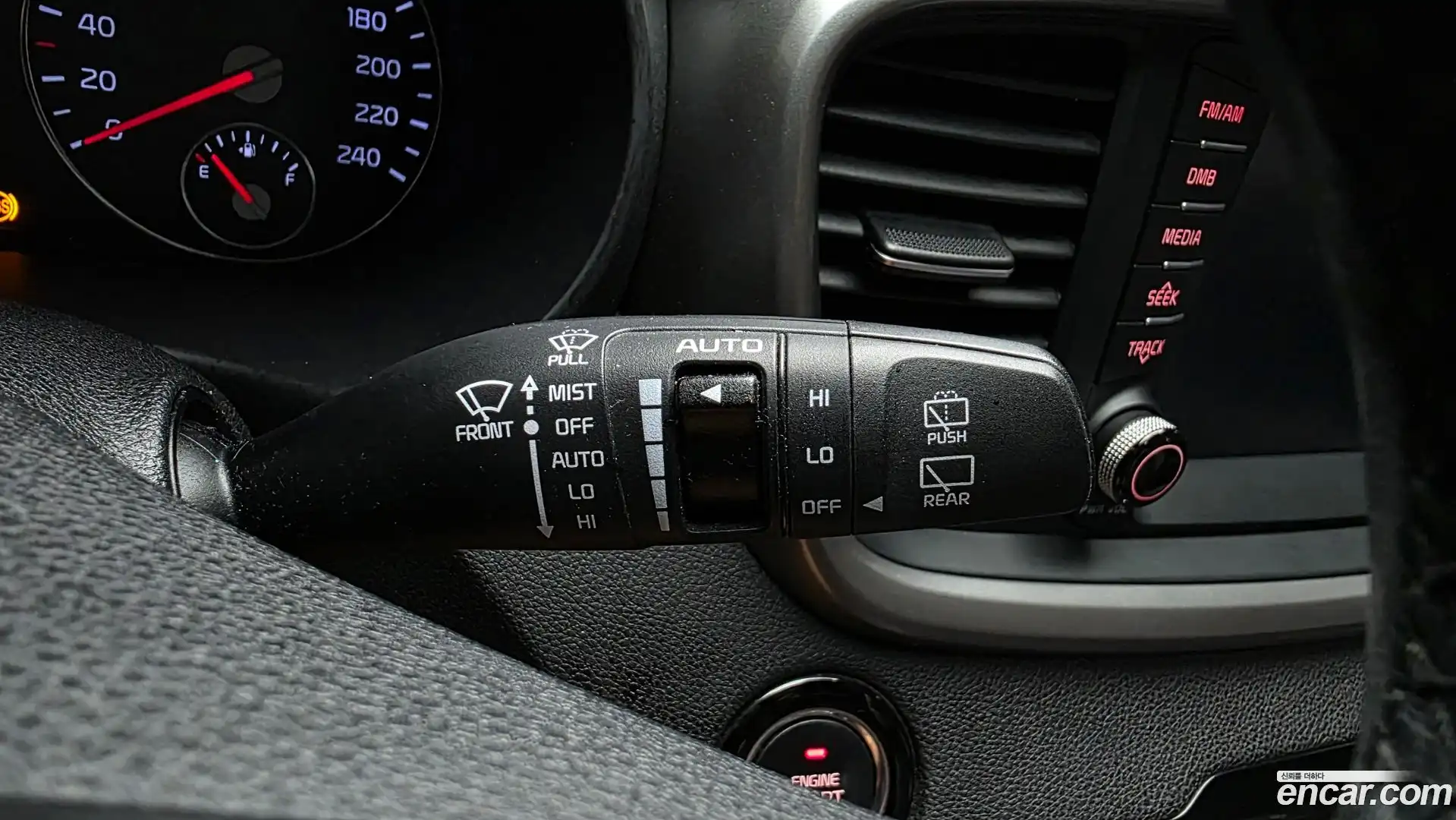 Sorento Kia 2015.0-OPTION-043