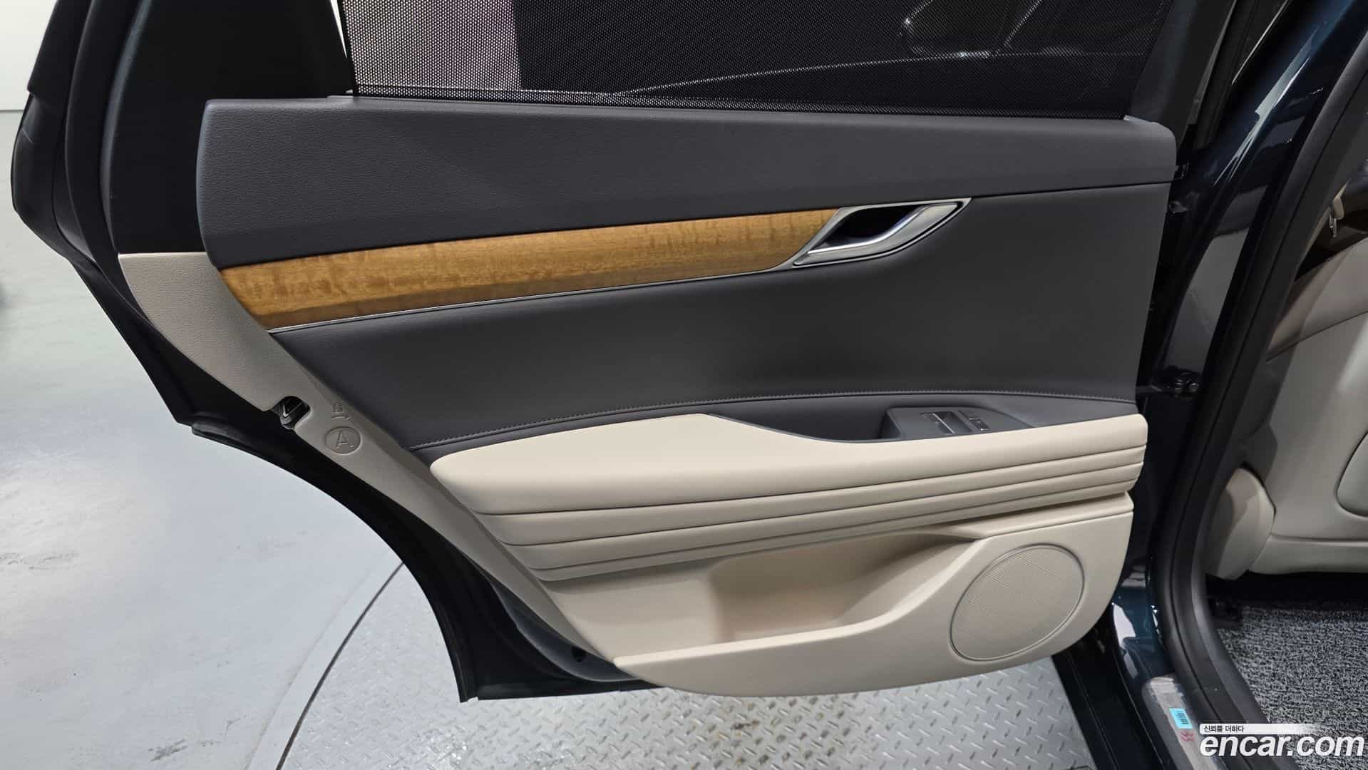 G80 Genesis 2023.5-INNER-035